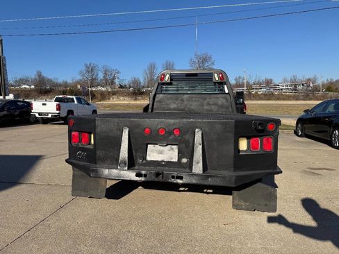 Used 2015 Ford F550 4x4 Regular Cab Super Duty image 10