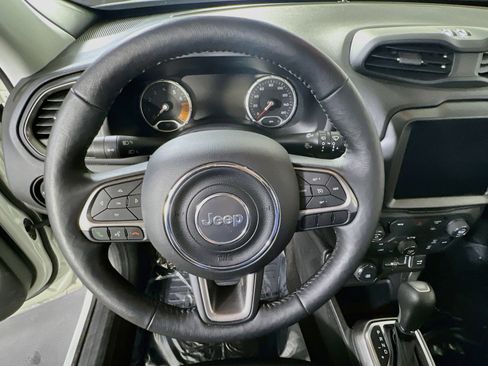 Used 2022 Jeep Renegade Latitude w/ Convenience Group AWD/4WD image 11