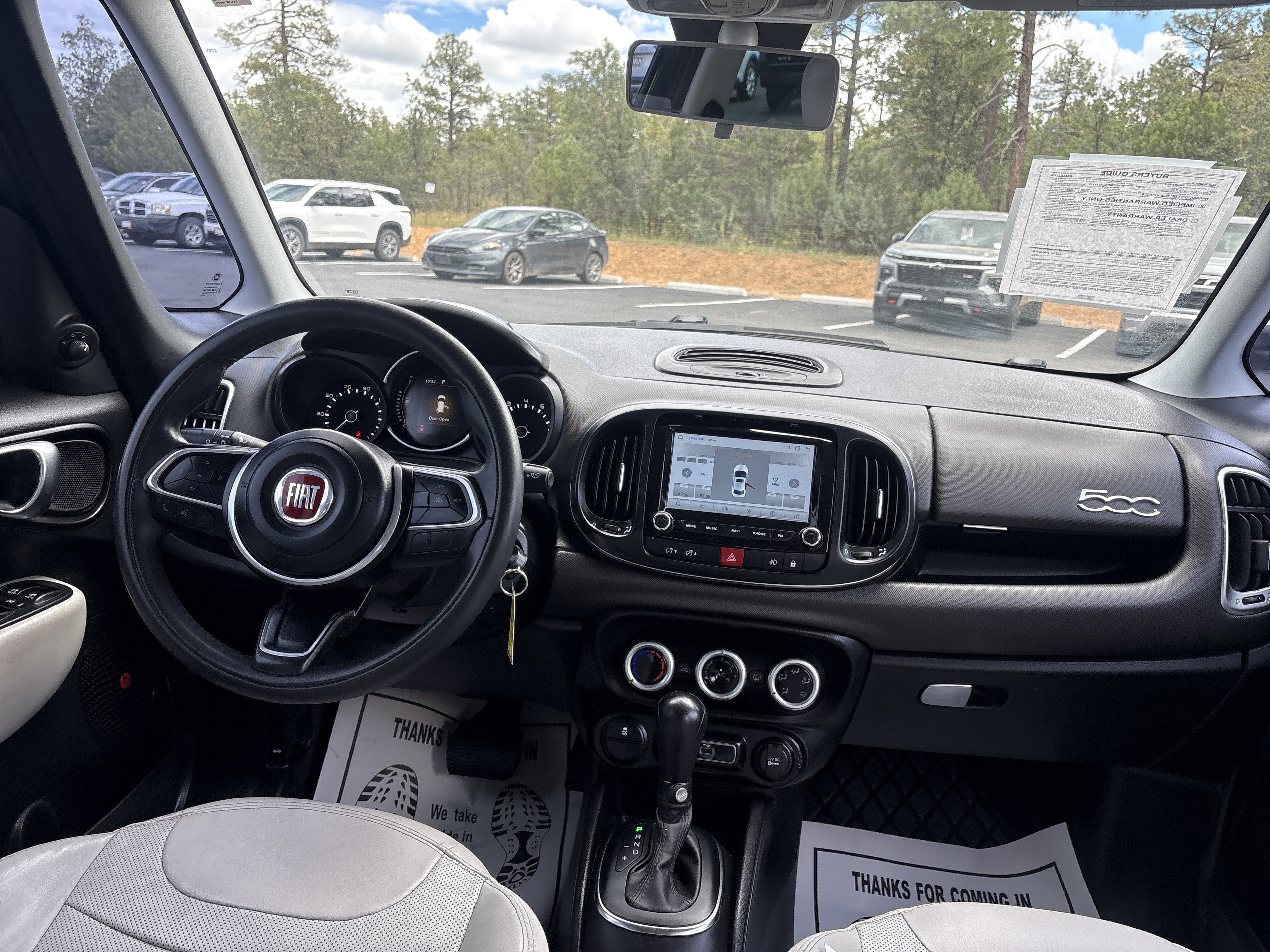 Used 2018 FIAT 500L Trekking w/ Urbana Appearance Package FWD image 3
