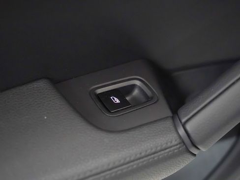 Certified 2025 Porsche Cayenne image 16