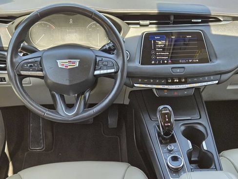Used 2023 Cadillac XT4 Premium Luxury FWD image 10