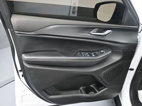 Used 2024 Jeep Grand Cherokee Altitude AWD/4WD image 25