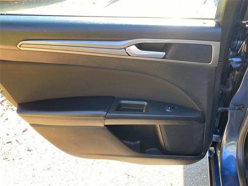 Used 2019 Ford Fusion SE image 10