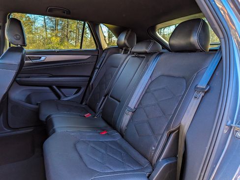 Used 2024 Volkswagen Atlas Cross Sport SE image 14