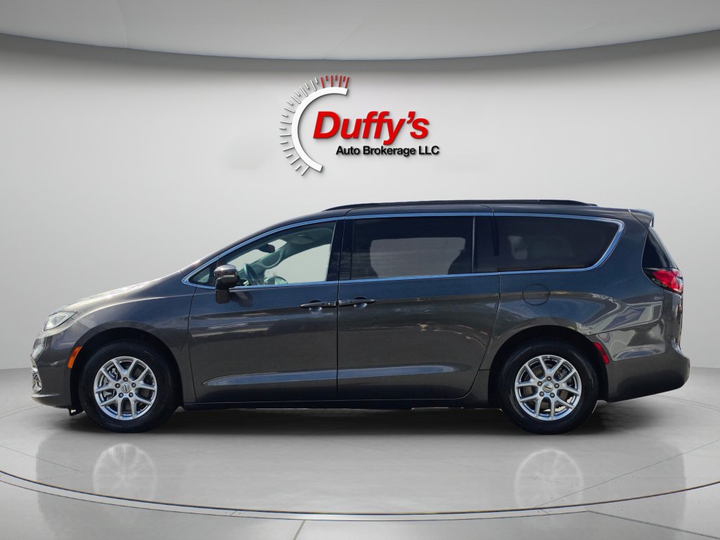 Used 2022 Chrysler Pacifica Touring-L FWD image 16