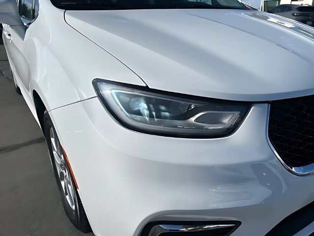Used 2022 Chrysler Pacifica Touring-L FWD image 10