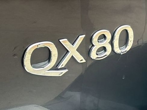 Used 2024 INFINITI QX80 Sensory AWD/4WD image 17