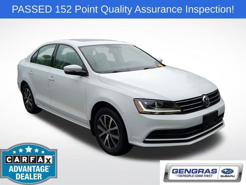 Used 2017 Volkswagen Jetta SE FWD image 1