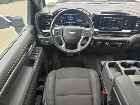 Used 2025 Chevrolet Silverado 2500 LT w/ Convenience Package AWD/4WD image 18