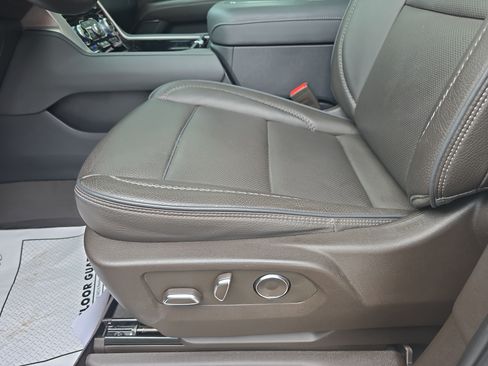 Used 2023 GMC Yukon Denali AWD/4WD image 30