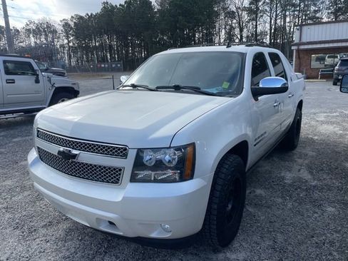 Used 2013 Chevrolet Avalanche LTZ image 1