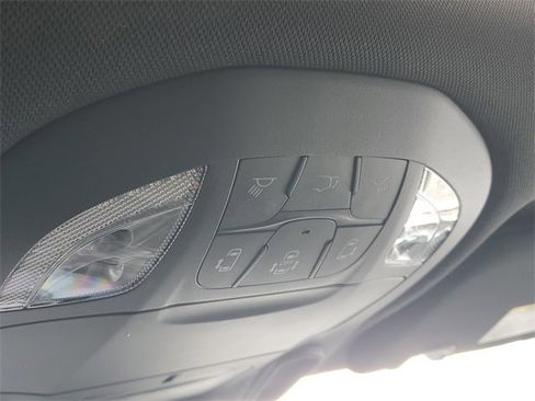 New 2025 Chrysler Pacifica Select image 30