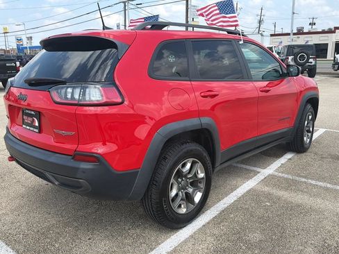 Used 2019 Jeep Cherokee Trailhawk AWD/4WD image 5