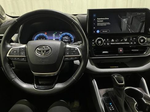 Used 2023 Toyota Highlander Platinum AWD/4WD image 22