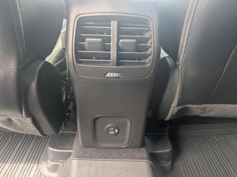 Used 2022 Ford Escape SEL w/ Technology Package AWD/4WD image 17