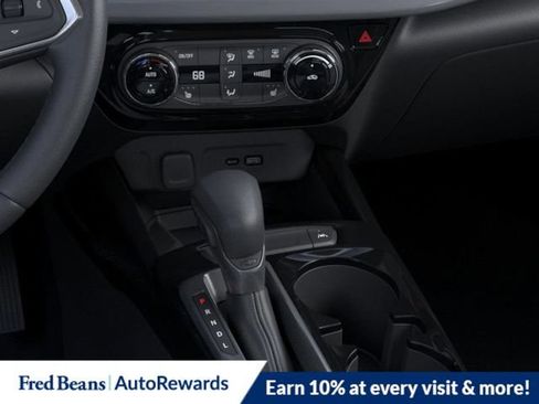 New 2026 Chevrolet Trax LT w/ Sunroof Package FWD image 27