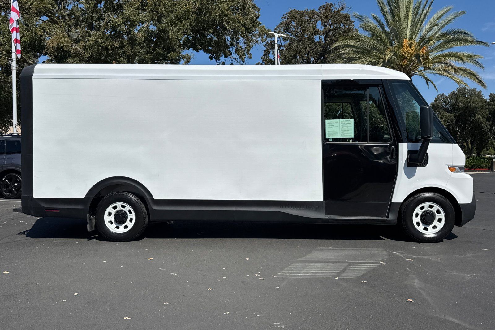 Used 2023 Chevrolet Brightdrop 600 w/ Active Safety Package 2 AWD/4WD image 2