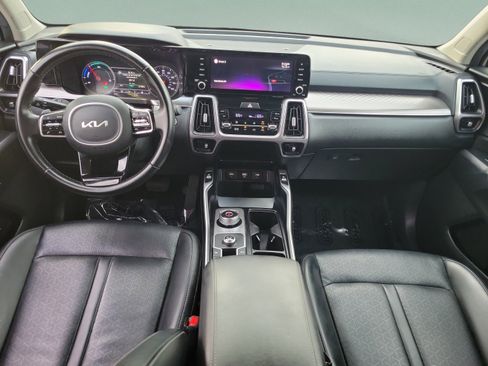 Certified 2022 Kia Sorento S FWD image 9