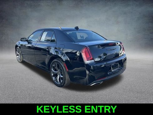 Used 2021 Chrysler 300 Touring w/ Sport Appearance Package RWD image 7