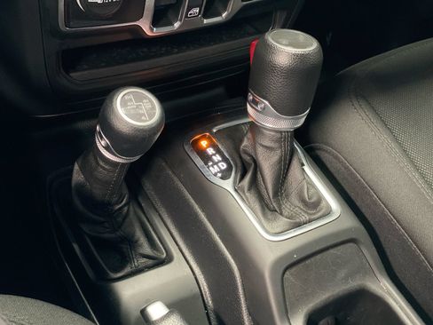 Used 2023 Jeep Wrangler Unlimited w/ Cold Weather Group AWD/4WD image 24