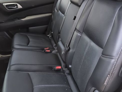 Used 2020 Nissan Pathfinder Platinum AWD/4WD image 10