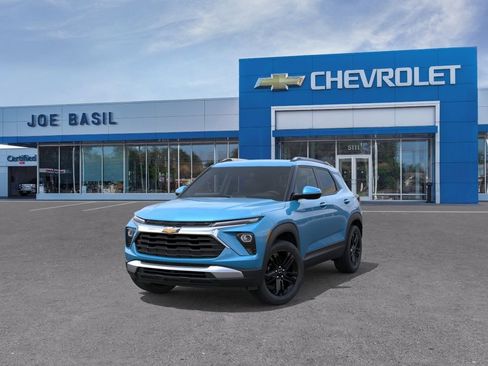 New 2026 Chevrolet TrailBlazer LT w/ Convenience Package AWD/4WD image 8