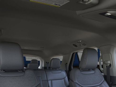 New 2025 Ford Explorer Active w/ Active Comfort Package image 24