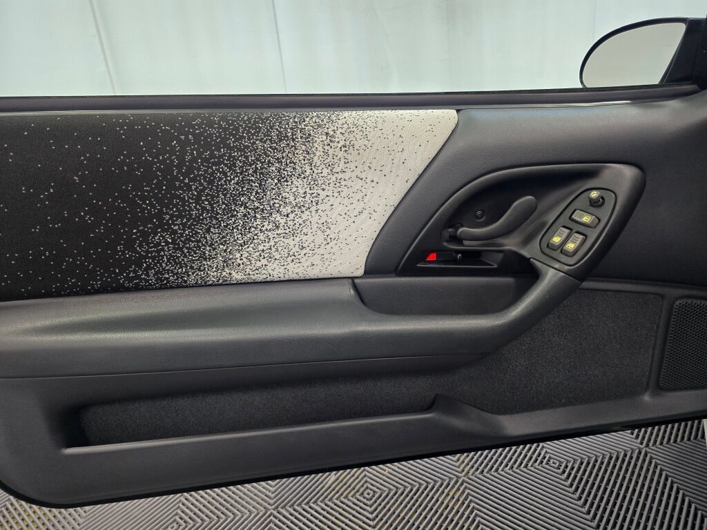 Used 1993 Chevrolet Camaro Z28 RWD image 84