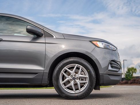 Used 2024 Ford Edge SEL AWD/4WD image 9