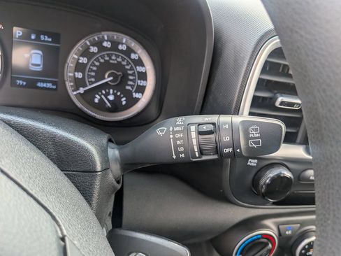 Used 2020 Hyundai Venue SE FWD image 24
