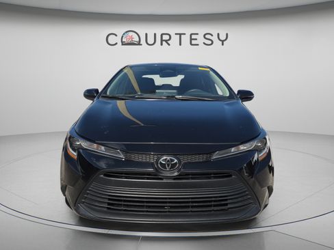 Certified 2023 Toyota Corolla LE FWD image 3