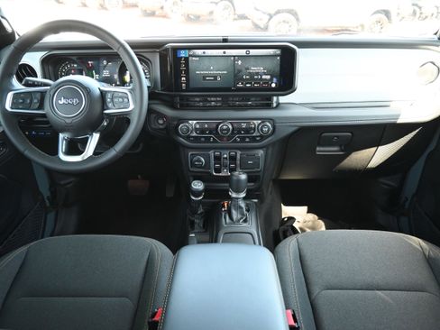 Used 2025 Jeep Wrangler Unlimited Sahara w/ Safety Group AWD/4WD image 28