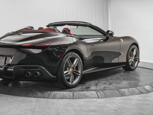 Used 2024 Ferrari Roma Spider image 9