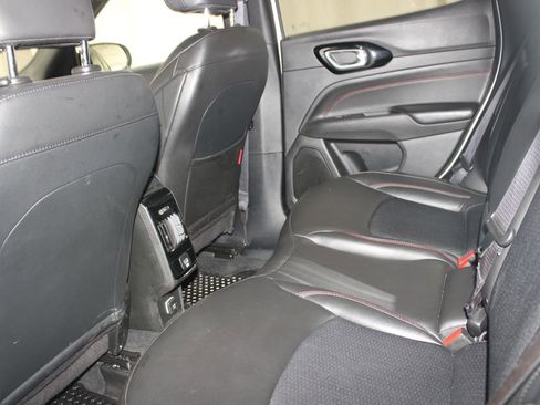 Used 2025 Jeep Compass Trailhawk AWD/4WD image 26