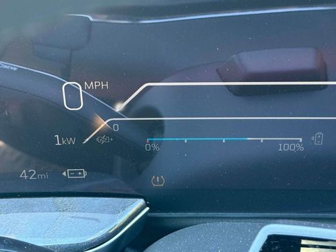 New 2025 Cadillac Escalade IQ Sport 2 w/ LPO, ONYX Package image 4