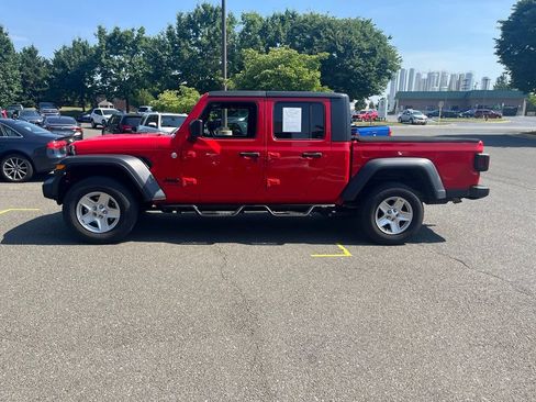 Used 2020 Jeep Gladiator Sport w/ Quick Order Package 24S AWD/4WD image 4