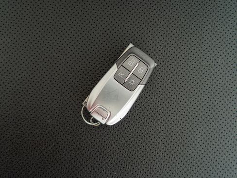 Used 2020 Ferrari Portofino image 21