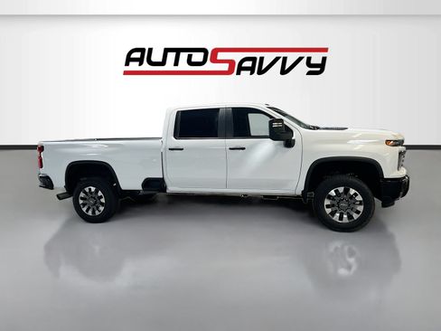 Used 2024 Chevrolet Silverado 2500 Custom w/ Custom Convenience Package AWD/4WD image 8