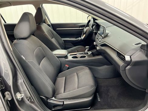 Used 2022 Nissan Altima 2.5 SV image 21