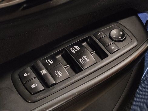 Used 2014 Jeep Cherokee Latitude FWD image 27