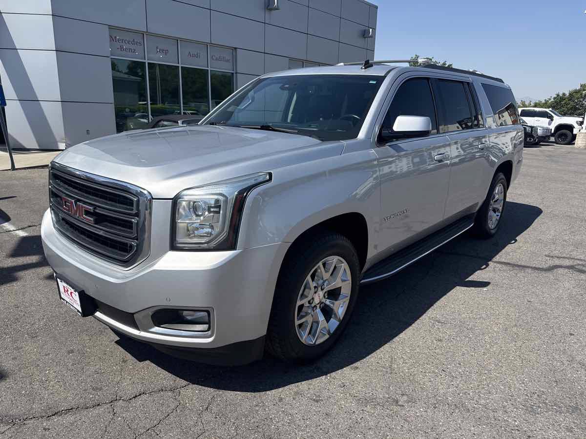 Used 2015 GMC Yukon XL SLT w/ HD Trailering Package AWD/4WD image 2