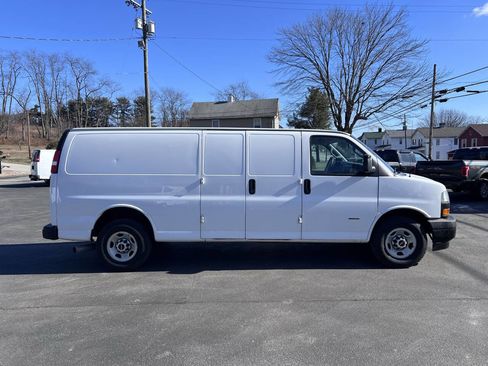 Used 2019 GMC Savana 2500 Extended image 3