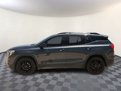 Used 2020 GMC Terrain SLE w/ Elevation Edition FWD image 2