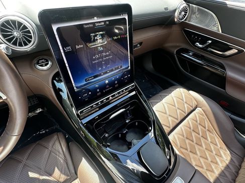 Certified 2024 Mercedes-Benz SL 55 AMG 4MATIC w/ Manufactur Interior Package image 31
