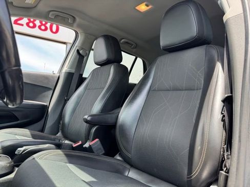 Used 2018 Chevrolet Trax LT w/ LT Convenience Package AWD/4WD image 6