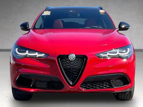 Used 2025 Alfa Romeo Stelvio Sprint AWD/4WD image 3