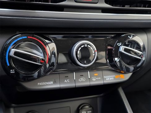 Used 2023 Hyundai Kona SEL image 32