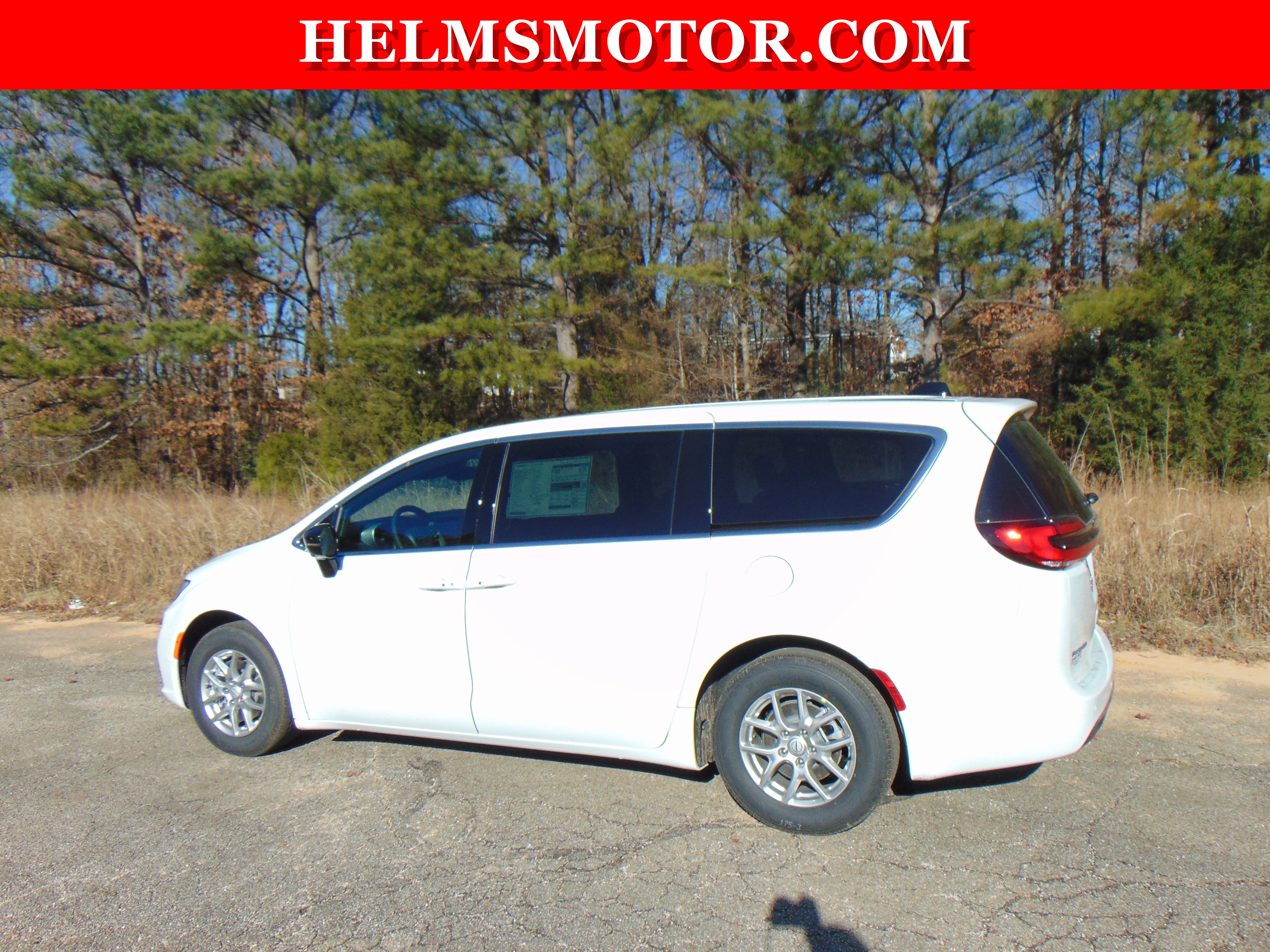 New 2026 Chrysler Pacifica Select FWD image 9