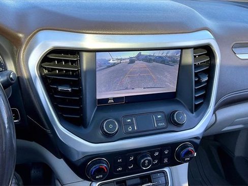 Used 2022 GMC Acadia SLT w/ Preferred Package image 13