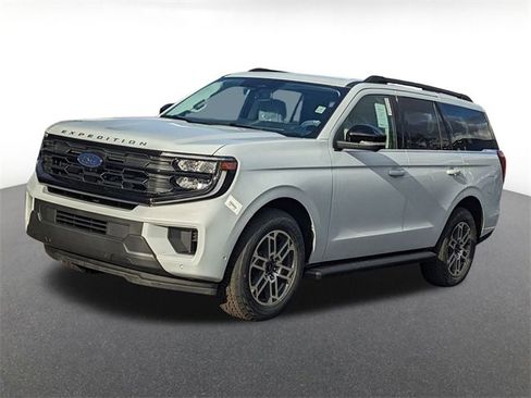 New 2025 Ford Expedition Active image 7